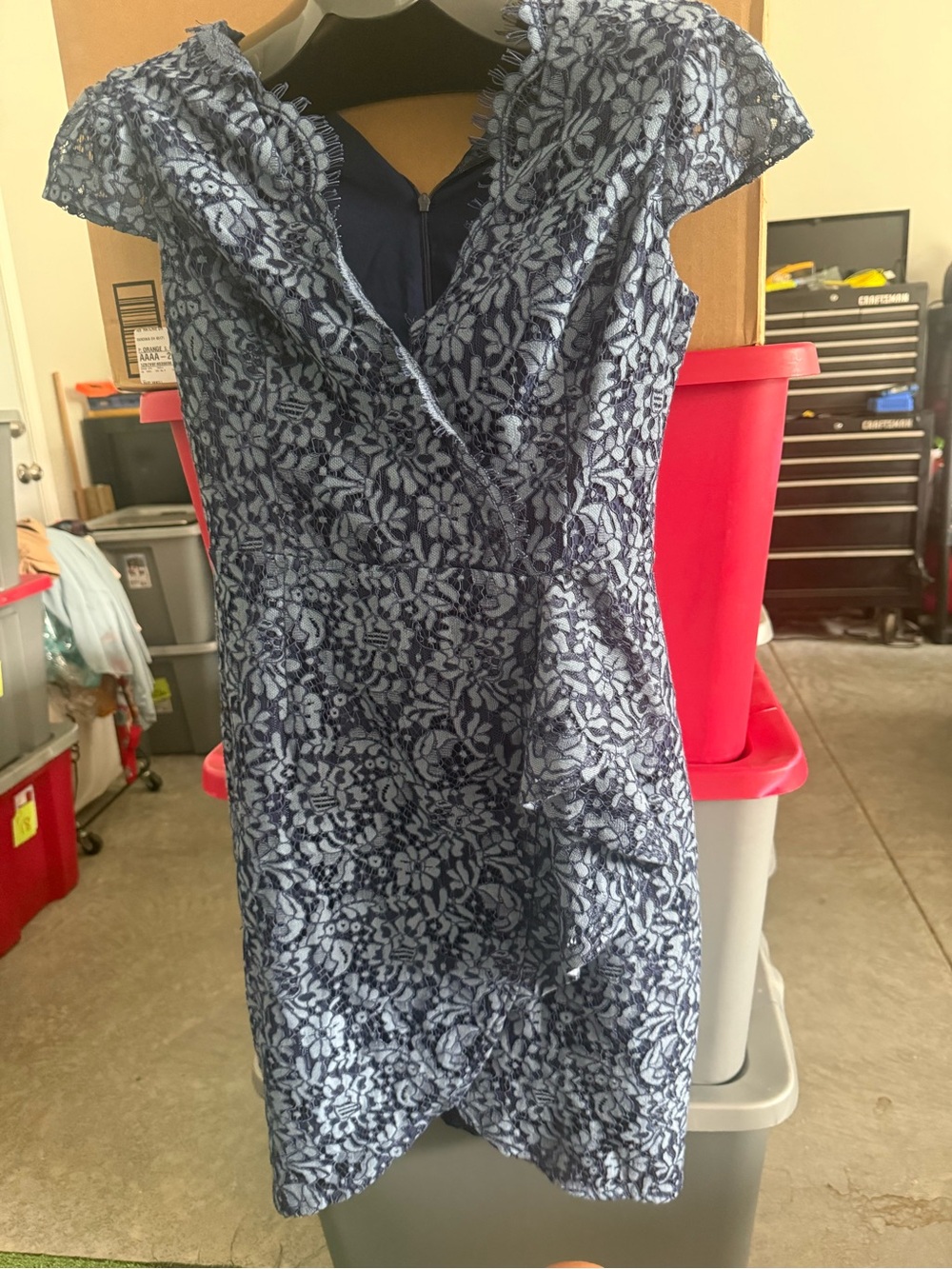 Vince Camuto Navy & Light Blue Lace Midi Dress m50